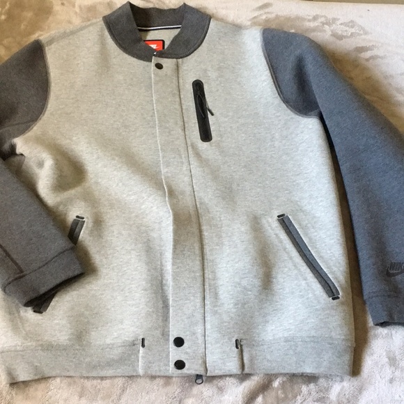 nike tech fleece bomber jacket